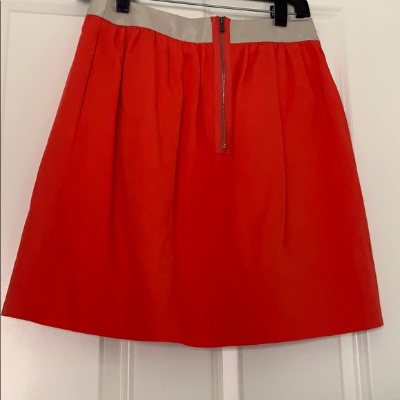 Red pleated skirt - Picture 2 of 3